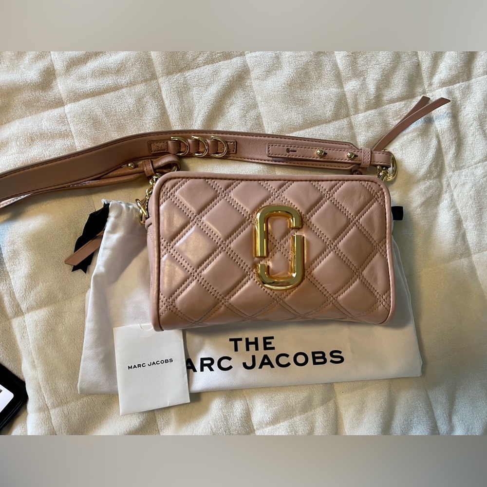 Marc Jacobs blush quilted Soft-shot Snapshot. In excellent condition.
